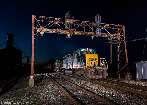 trains railroad signalbridge sd402 csx co bluehour flashes strobes uppersandusky ohio
