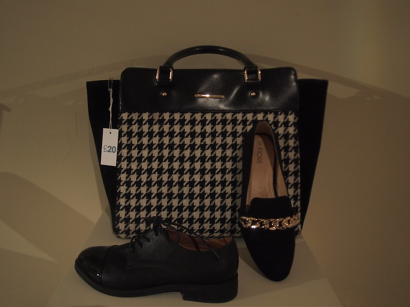 Sam Muses, UK Fashion Blog, London Style Blogger, AW14, Press Days, Preview, Sneak Peak, Autumn/Winter 2014, Tote, Winged, Handbag, Dog Tooth, Houndstooth, Monochrome