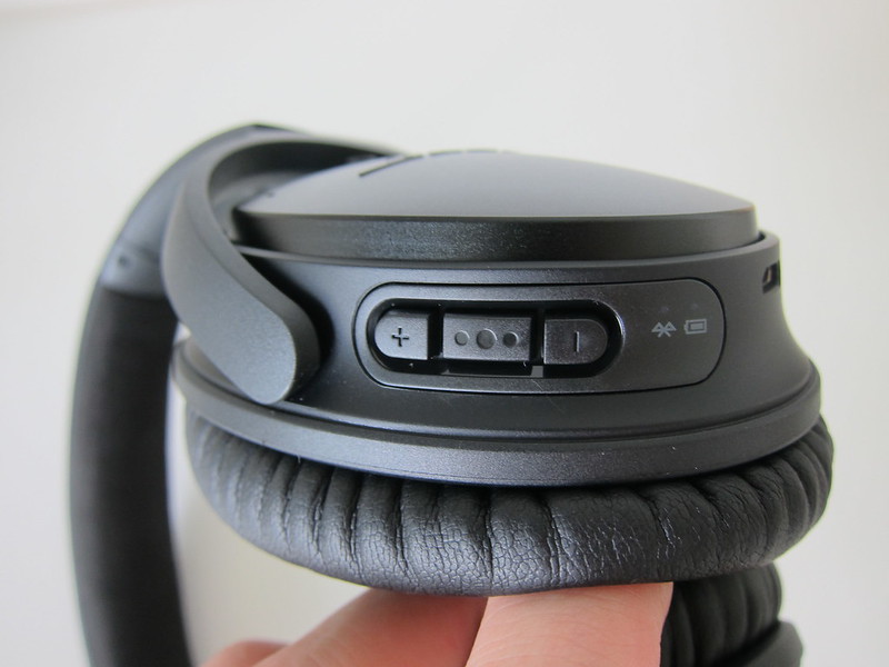 Bose QC35 - Buttons