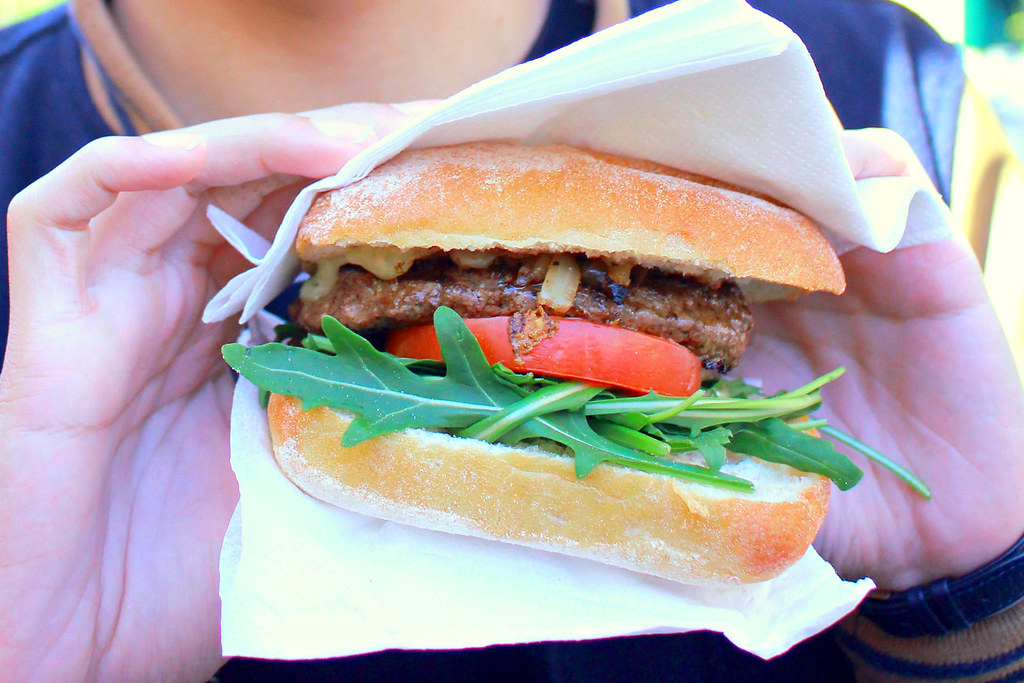 sydney-morning-market-burger