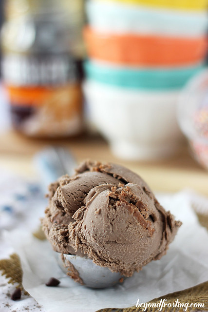 Salted Caramel Hazelnut Ice Cream | beyondfrostimg.com | #icecream
