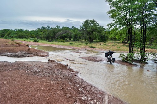 The road to Otchinjau after the rain