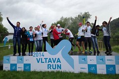 Vítězové zdolali 350 km podél Vltavy tempem pět minut na kilometr