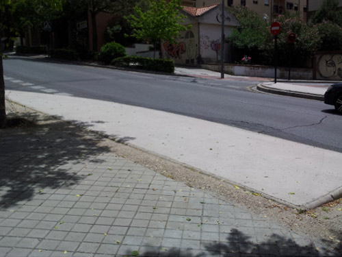 El Ayuntamiento sustituye más de 200 zonas verdes de los barrios por cemento 14141614342_dabd881d2d_o