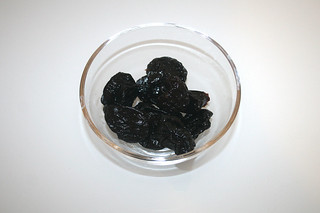 13 - Zutat getrocknete Pflaumen / Ingredient dried plums