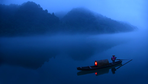 china travel blue mist lake landscape boat scenic lantern boatman 2014 xiaodongjiang dongjiang