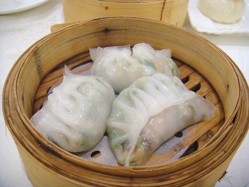 Steamed Dumpling with Pea Sprouts Leaves & King Mushroom