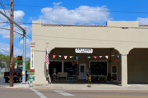 texas beeville antique store