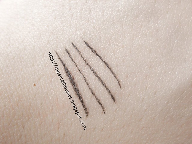 StarLash Perfect Touch Eyeliner Swatch Rubbed
