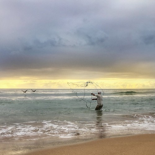 iphonephotography iphoneography ocean stormy net fisherman fishing sunset