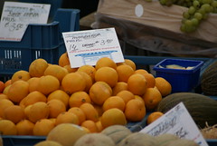 Mandarijnen op een marktkraam