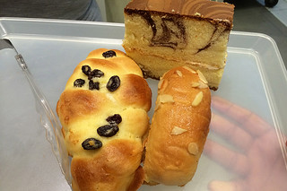 Manila sojourn - Bread Talk sweet breads