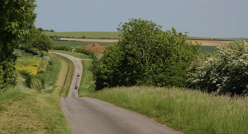 road uk trees summer england canon landscape traffic motorcycles lincolnshire autofocus wolds infinitexposure