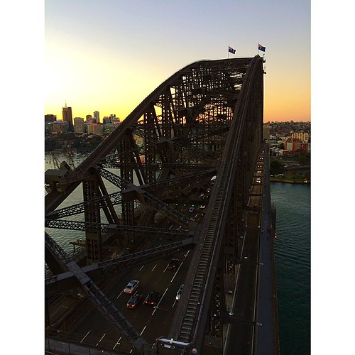 We climbed the Sydney Harbour Bridge today, and @dimill has the video (and I have the sore legs!) to prove it. Amazing! #quiltabout