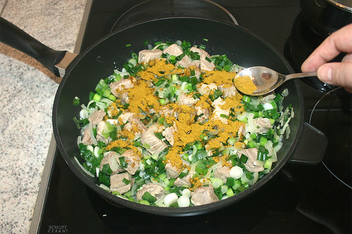 29 - Mit Curry bestäuben / Dredge with curry