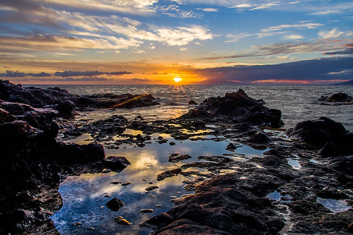 sunset sun reflection pool night clouds landscape hawaii day waves cloudy shoreline maui pacificocean shore getty rays wailea lavarocks marriottresort uluabeachpark pwpartlycloudy