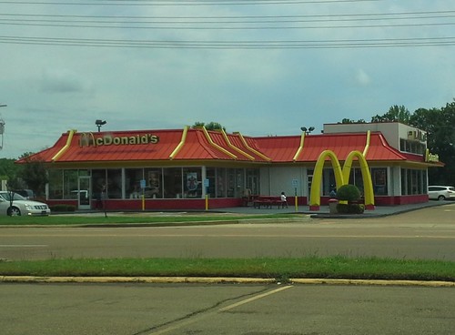 retail mississippi restaurant clown mcdonalds hamburgers 80s ms bigmac 90s mcds mcdlt senatobia mcplayplace