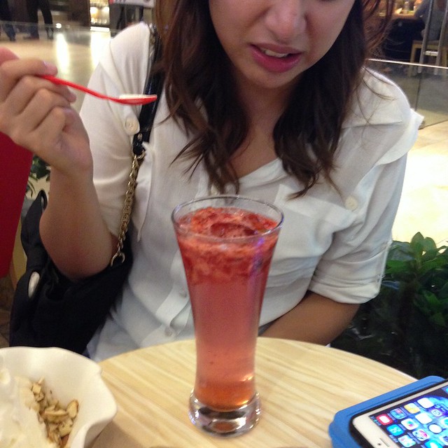 Oyen's strawberry drink