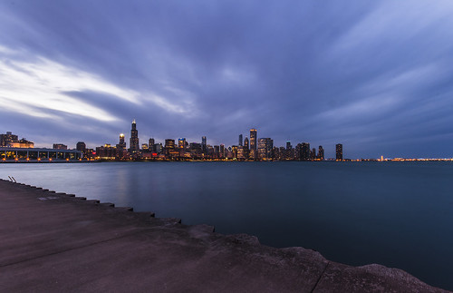 chicago skyline evening adler lakemichigan