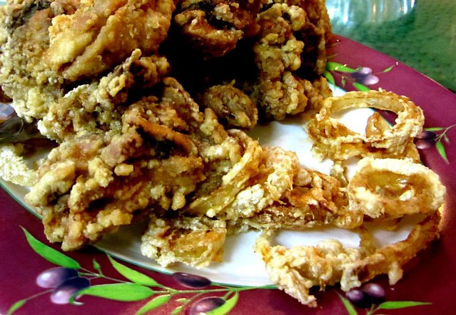 Fried chicken with onion rings
