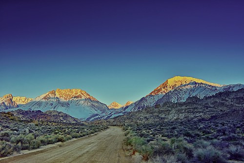 dawn sunrise sierranevada mountains snow bishop california buttermilkcountry
