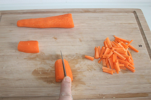 27 - Möhren in Stifte schneiden / Cut carrots in tacks