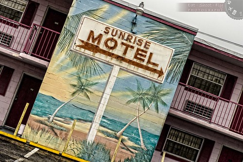 signs building florida motel kissimmee greyskies us192 sunrisemotel irlobronsonhighway