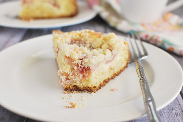 Strawberry Cream Cheese Coffee Cake - cake for breakfast! Coffee cake filled with strawberry cheesecake and topped with crumb topping!