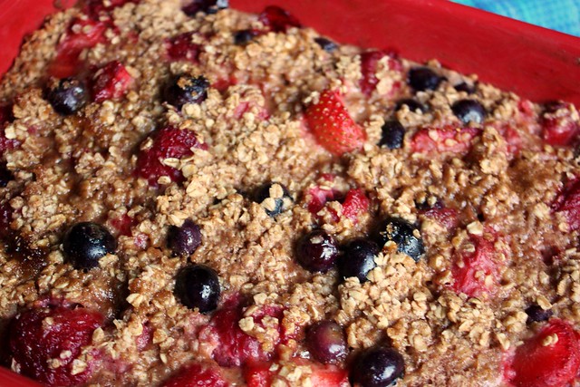 summer-berry-baked-oatmeal