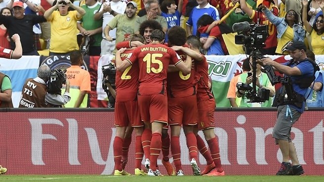 140622_BEL_v_RUS_1_0__Belgium_players_celebrate_goal