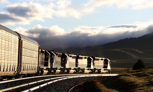 west montana bozeman mt pass rail trains link end bnsf mrl glint railroads sd45 emd sd402xr