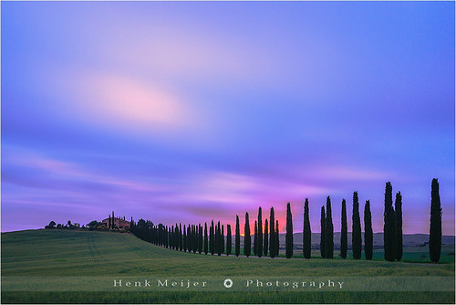henk meijer henkmeijer floydian italy tuscany toscana agriturismo poggio covili val dorcia castiglione cottage house morning glory le cloud clouds long exposure dawn sunrise lane cypress tree trees landscape composition with lee filters big stopper filter canon canoneos1dsmarkiii wow