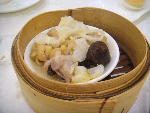 Steamed Chicken with Fish Maw