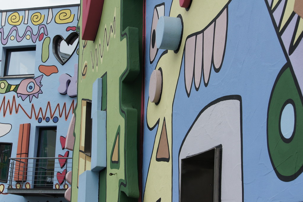 Meet Colorful Rizzi - The Happiest House in The World