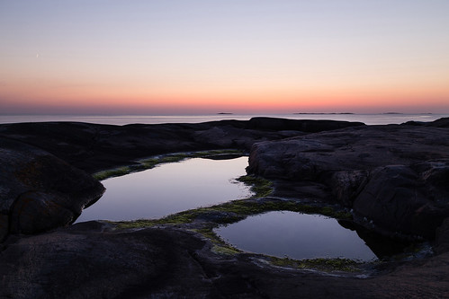 sunset sea sky moon water pool rock göteborg puddle island twilight sweden dusk gothenburg cliffs sverige archipelago skärgård hönö canonef24105mmf4lisusm öckerö västragötalandcounty canoneos6d