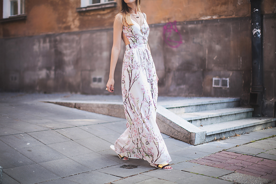 how-to-wear-floral-print-in-summer-maxi-dress