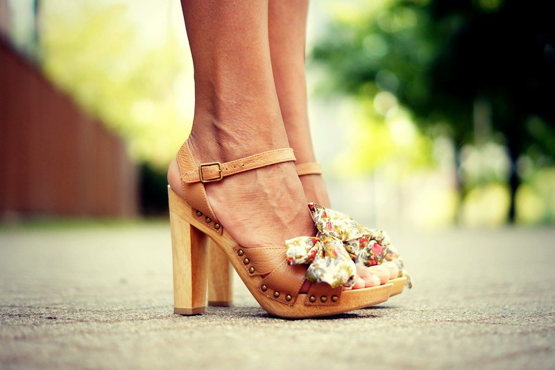 Floral-Bow-Sandals