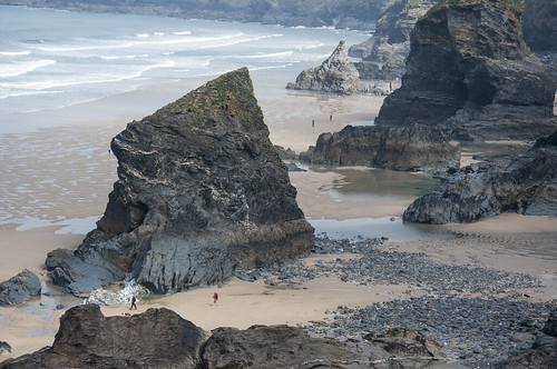 sea england people english beach dogs rock landscape coast rocks cornwall waves view steps coastline figures cornish bedruthan