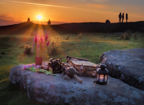 sunrise dawn derbyshire peakdistrict neolithic summersolstice arborlow