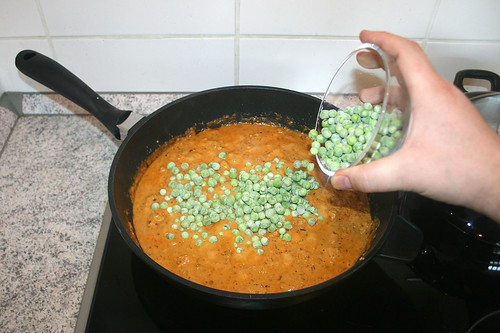 51 - Erbsen unterheben / Stir in peas