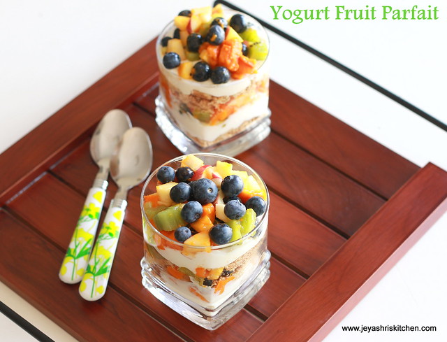 yogurt-fruit-parfait