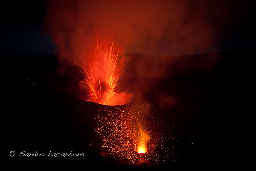light red hot night volcano lava top smoke mount crater eruption sandro vanuatu tanna yasur tetedechatcom lacarbona