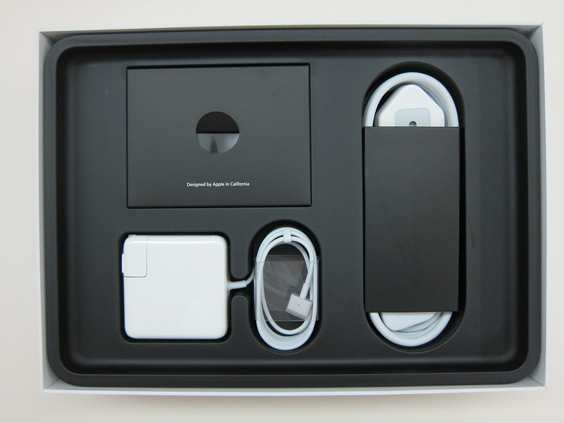 Apple MacBook Pro Retina (Late 2013) - Box Inside