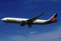 Skyservice A330-322 C-FBUS PMI 05/08/2000