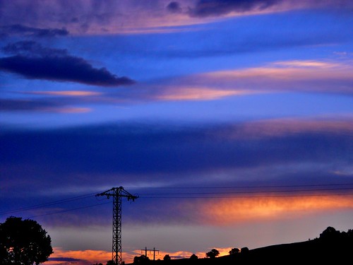 sunset sky españa tree clouds atardecer twilight spain grove dusk cables wires cielo nubes árbol pylons cantabria anochecer nightfall crepúsculo arboleda zurita piélagos torresdealtatensión