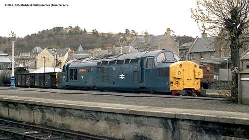 train scotland diesel railway oban freight britishrail lochrannoch 37012 class37