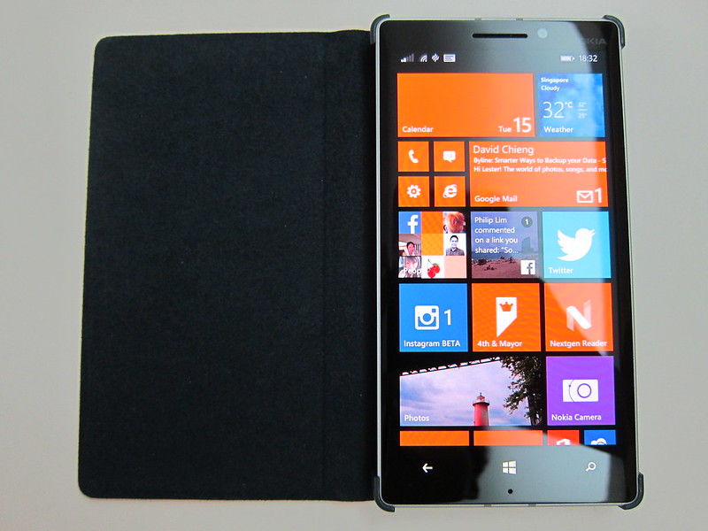Nokia Lumia 930 Case (CP-637) - With Nokia Lumia 930 (Inside)