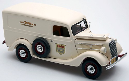 Revell /'37 Ford Panel Delivery Truck 1//25th Scale Kit 85-4930