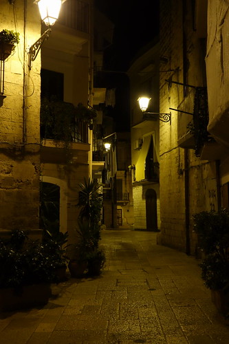 italy night italia historic puglia bari centrostorico barivecchia rx100m2 dscrx100m2 rx100mii