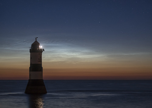 longexposure sky lighthouse wales night stars nightscape cymru clear astrophotography nlc beaumaris noctilucentclouds anglesey spaceweather penmon noctilucence